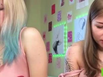 cheekie_breekie webcam model stream image