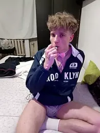 Paradeevich_And webcam model stream image