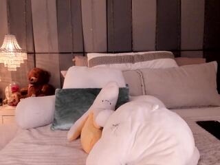 Mia Klein webcam model stream image