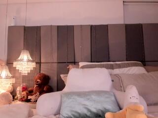 Mia Klein webcam model stream image