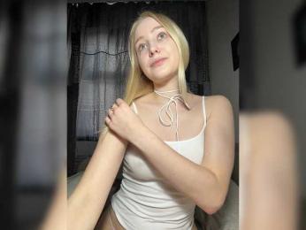 BLONDINO4KA webcam model stream image