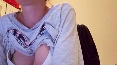 Larafoxok webcam model stream image