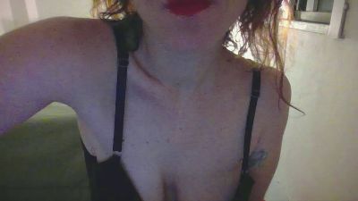 Larafoxok webcam cam4 model stream image