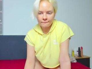 cosmicwarrior webcam model stream image