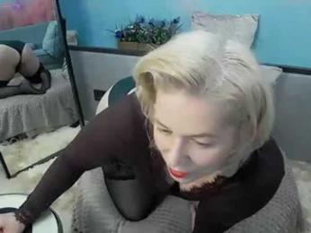 LoraMiss webcam model stream image
