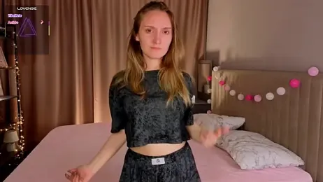 JenevaLitalien webcam model stream image