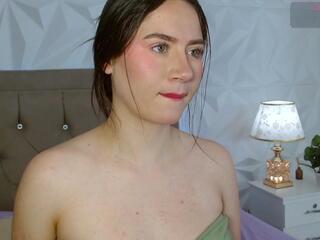 Gwen Drew webcam model stream image