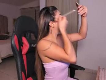 emily_____ webcam model stream image