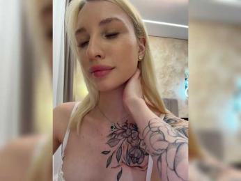 Cristi-Candy webcam model stream image