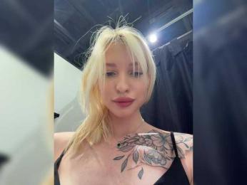 Cristi-Candy webcam model stream image