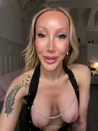 Allana29 webcam stripchat model stream image