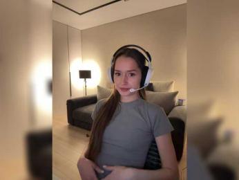 whiteTEA webcam bongacams model stream image