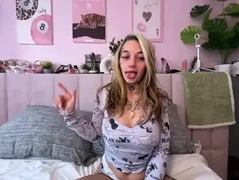 chloetease webcam stripchat model stream image