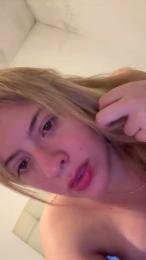 Gnesis_xxx2 webcam cam4 model stream image