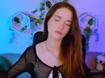 luna_berryy webcam model stream image