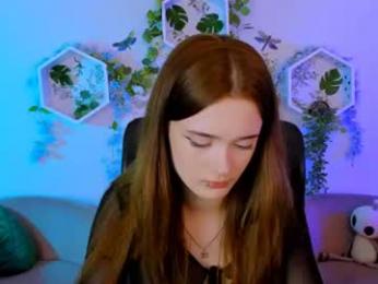 luna_berryy webcam model stream image