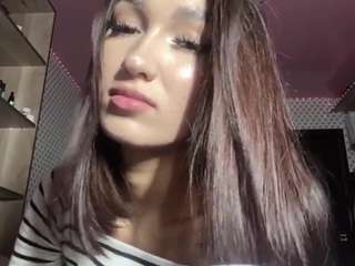 madiebazzel webcam model stream image