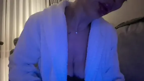 QuenMonicaUK webcam stripchat model stream image