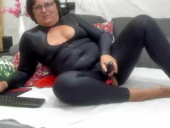 KyliePage1 webcam bongacams model stream image
