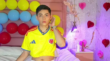 Maxi_little webcam model stream image