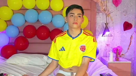 Maxi_little webcam model stream image