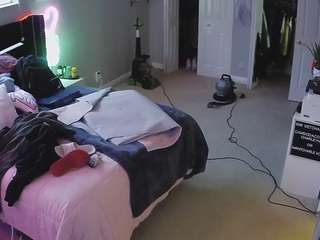voyeurcam-house-charleys-room webcam model stream image