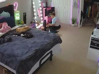 voyeurcam-house-charleys-room webcam model stream image