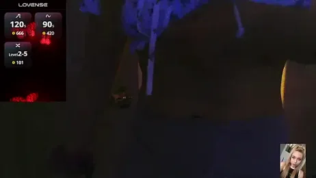 Blondiewithanass webcam model stream image