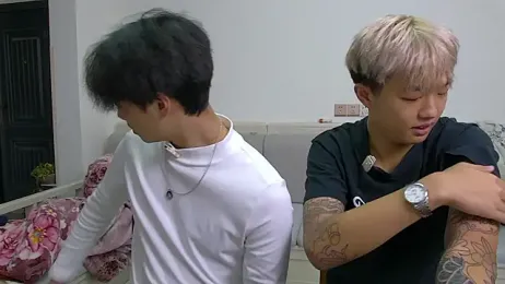 Chocolates-001 webcam model stream image