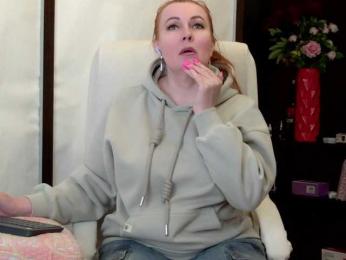 IrennaShine webcam bongacams model stream image
