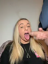 Strongqueen webcam model stream image