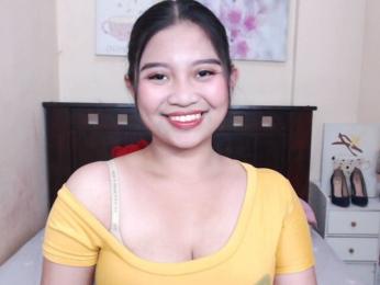 SophiaCharms webcam model stream image