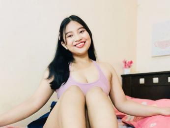 SophiaCharms webcam model stream image