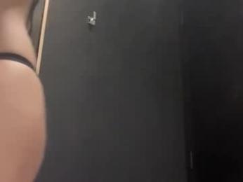 zoepriceee webcam model stream image