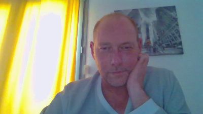 gentleman235 webcam model stream image