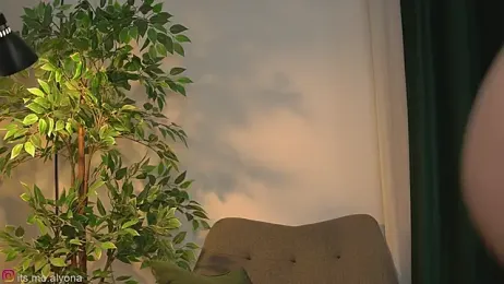 Alyonaqueen_ webcam stripchat model stream image