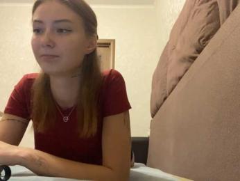 WillowGrams webcam bongacams model stream image