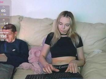 Almondmilka webcam model stream image