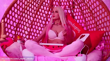 dana_more webcam model stream image