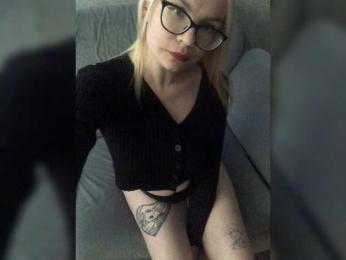 VALEARE webcam model stream image
