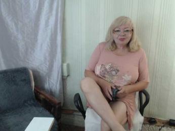 EvelynLoveShy webcam model stream image