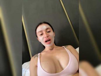 LunaDesire webcam model stream image