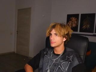 Denis Wu webcam model stream image
