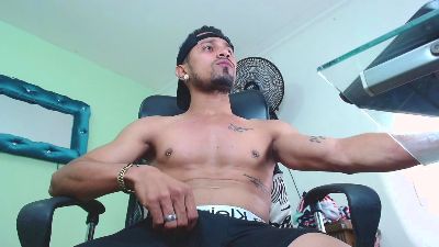 RichardWithe_ webcam model stream image