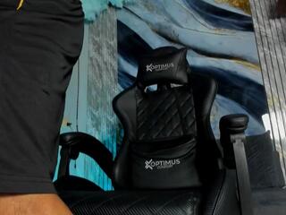 Hanks Love webcam model stream image