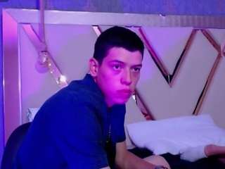 domiinate webcam model stream image