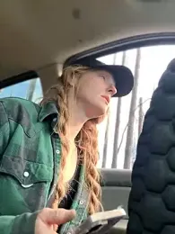 GoldenFlameGoddess webcam model stream image