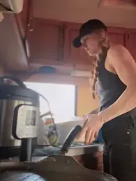 GoldenFlameGoddess webcam model stream image