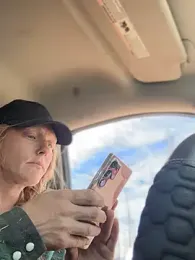 GoldenFlameGoddess webcam model stream image