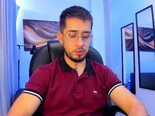 Tommas Johnson webcam model stream image